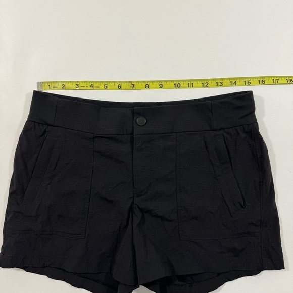 Athleta Trekkie 4 Inch Shorts Black Ripstop Size 8 - Picture 5 of 7
